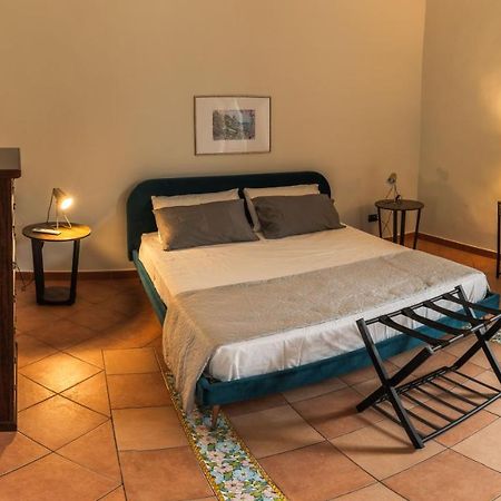 Hippocratica Apartment Салерно Екстериор снимка