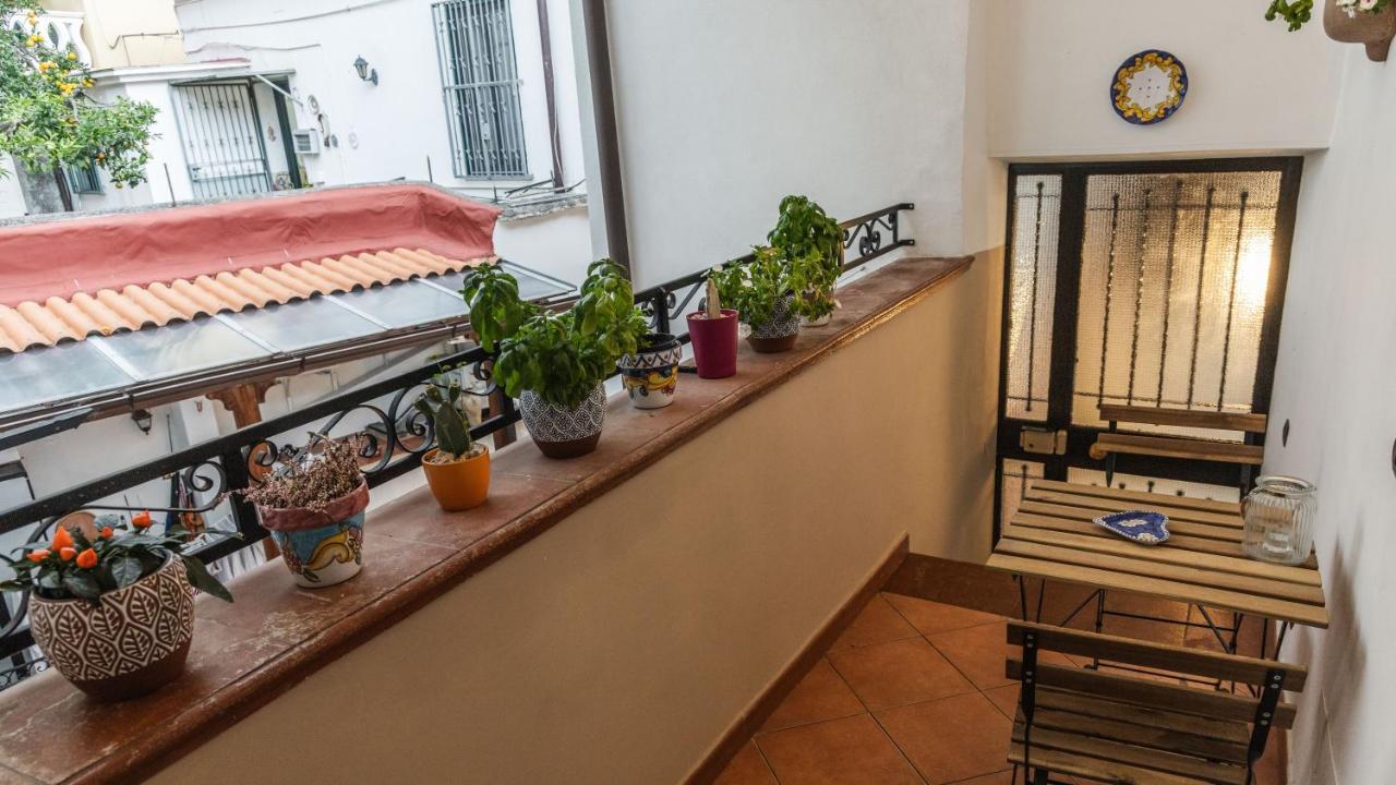 Hippocratica Apartment Салерно Екстериор снимка