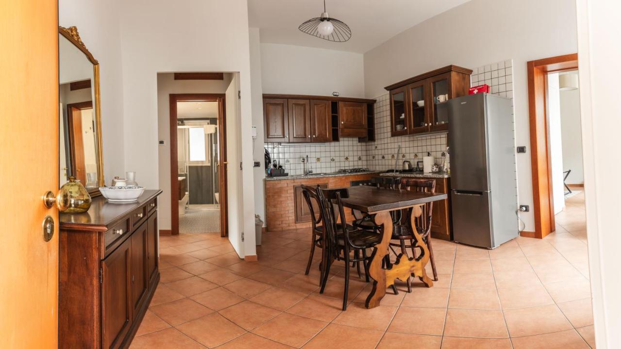 Hippocratica Apartment Салерно Екстериор снимка