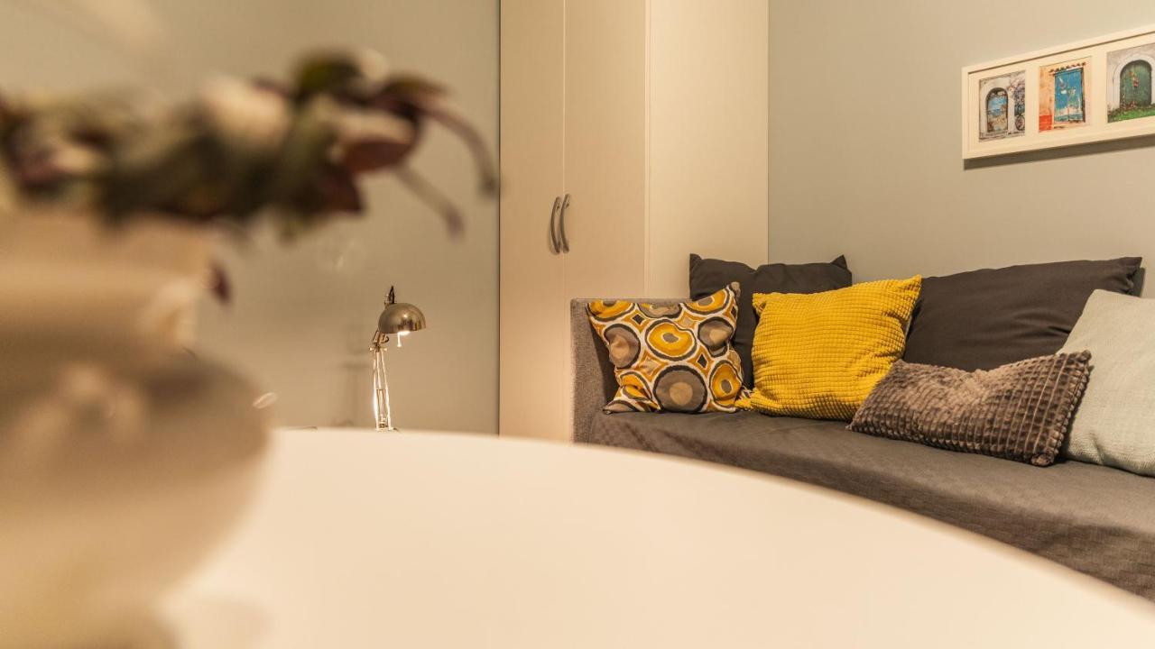 Hippocratica Apartment Салерно Екстериор снимка